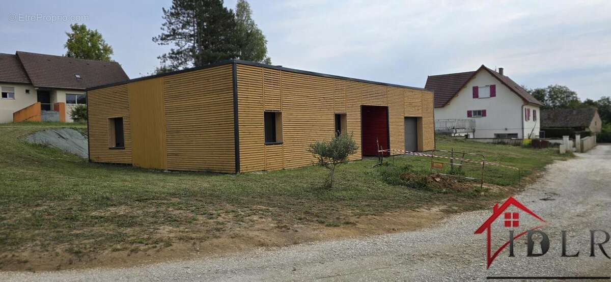 Maison à LARIANS-ET-MUNANS