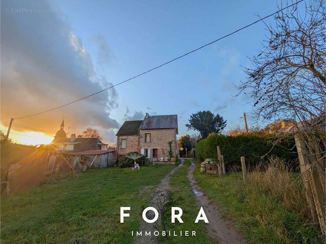 Maison à CONDE-SUR-NOIREAU