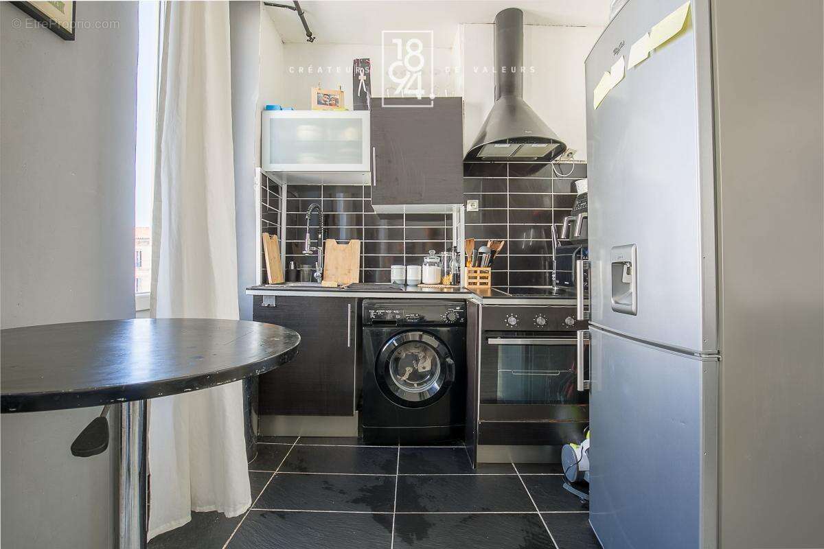 Appartement à MARSEILLE-5E