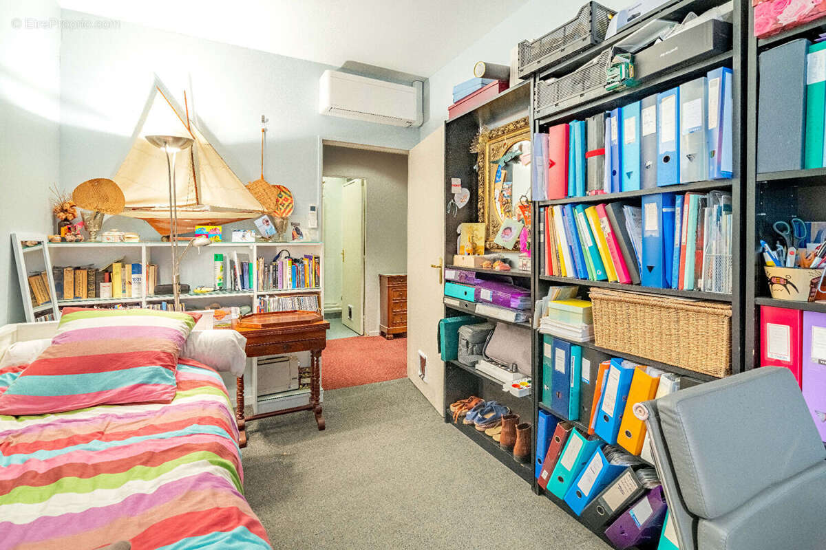 Appartement à LEVALLOIS-PERRET