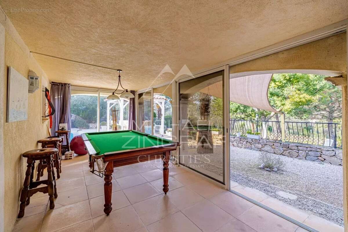 Maison à MANDELIEU-LA-NAPOULE