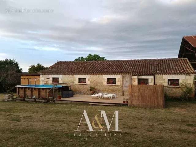 Maison à MAINZAC