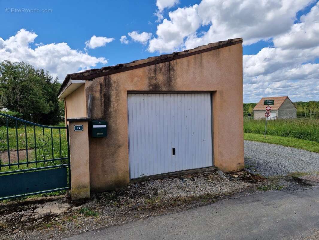 Maison à MEZIERES-SUR-PONTHOUIN