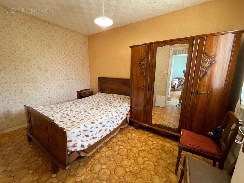 Maison à DECAZEVILLE