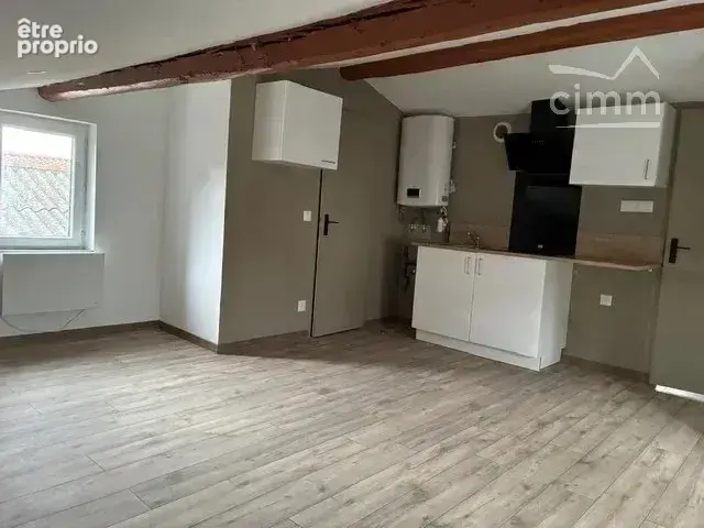 Maison divisée en appartements - photo 1