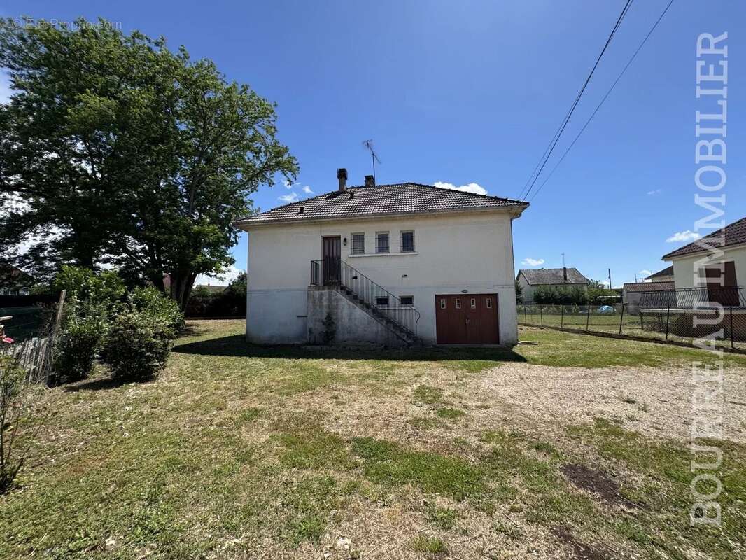 Maison à CHARMOY