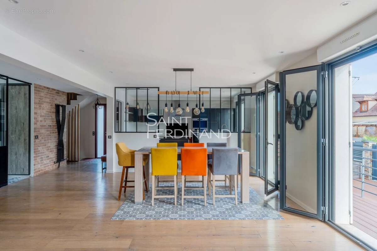 Maison à SARTROUVILLE