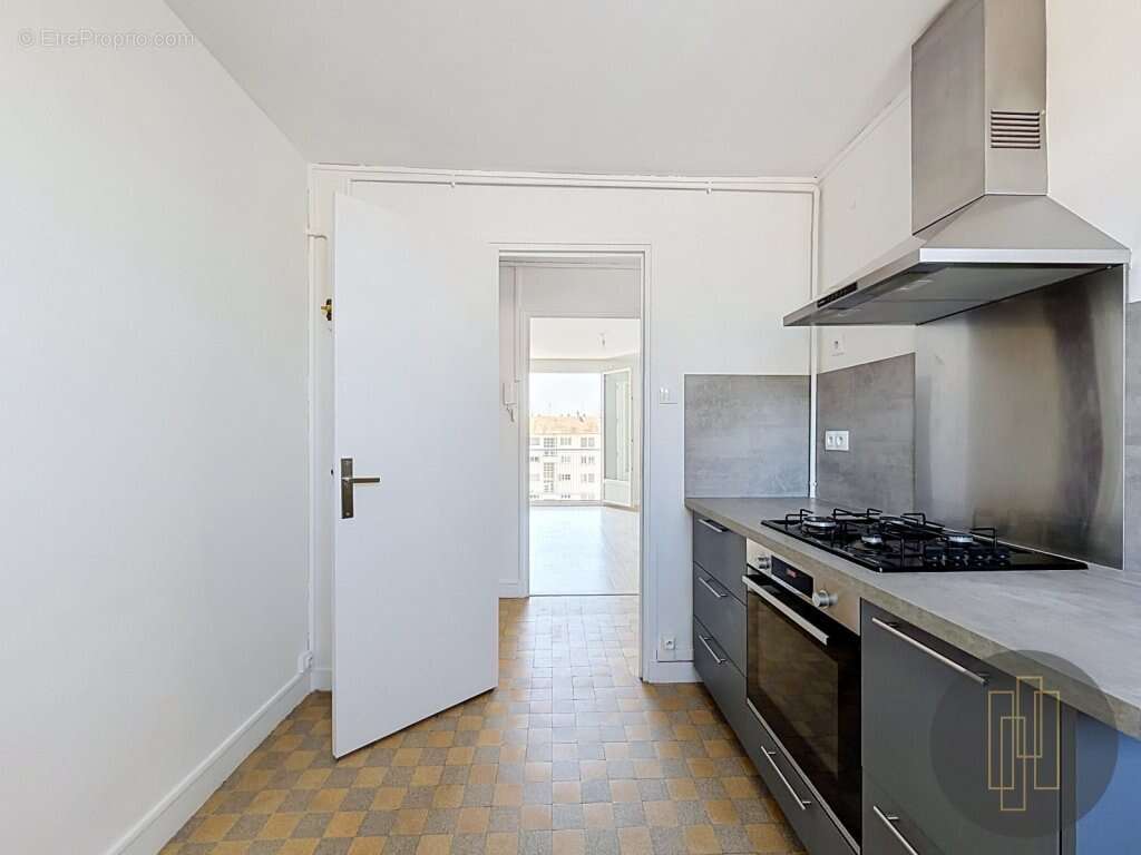 Appartement à LYON-8E