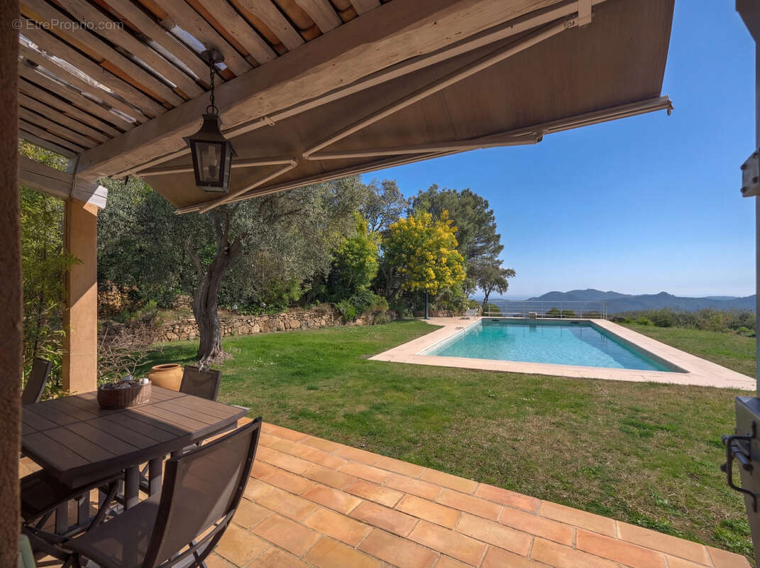 Maison à MANDELIEU-LA-NAPOULE