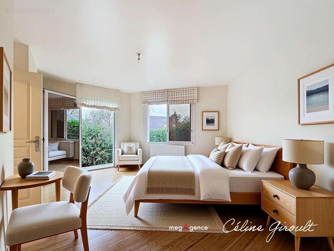 Maison à LE VAL-SAINT-PERE