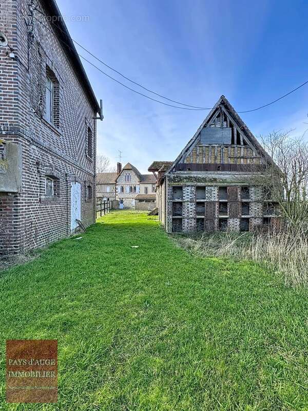 Maison à LES MOUTIERS-EN-AUGE