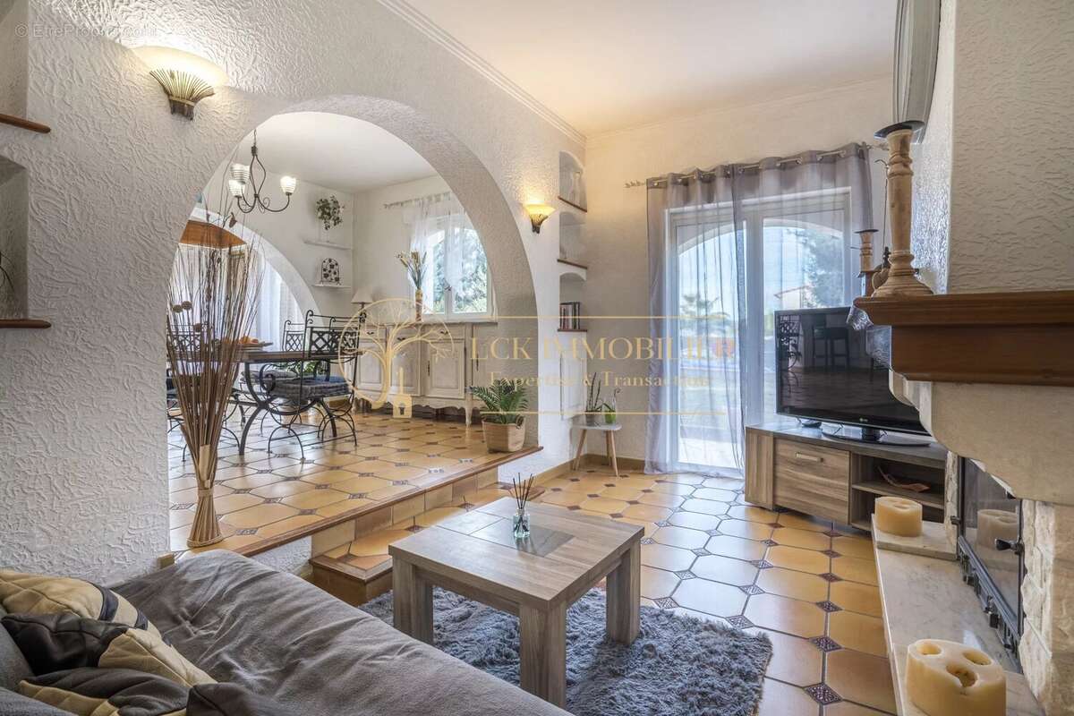 Maison à FREJUS