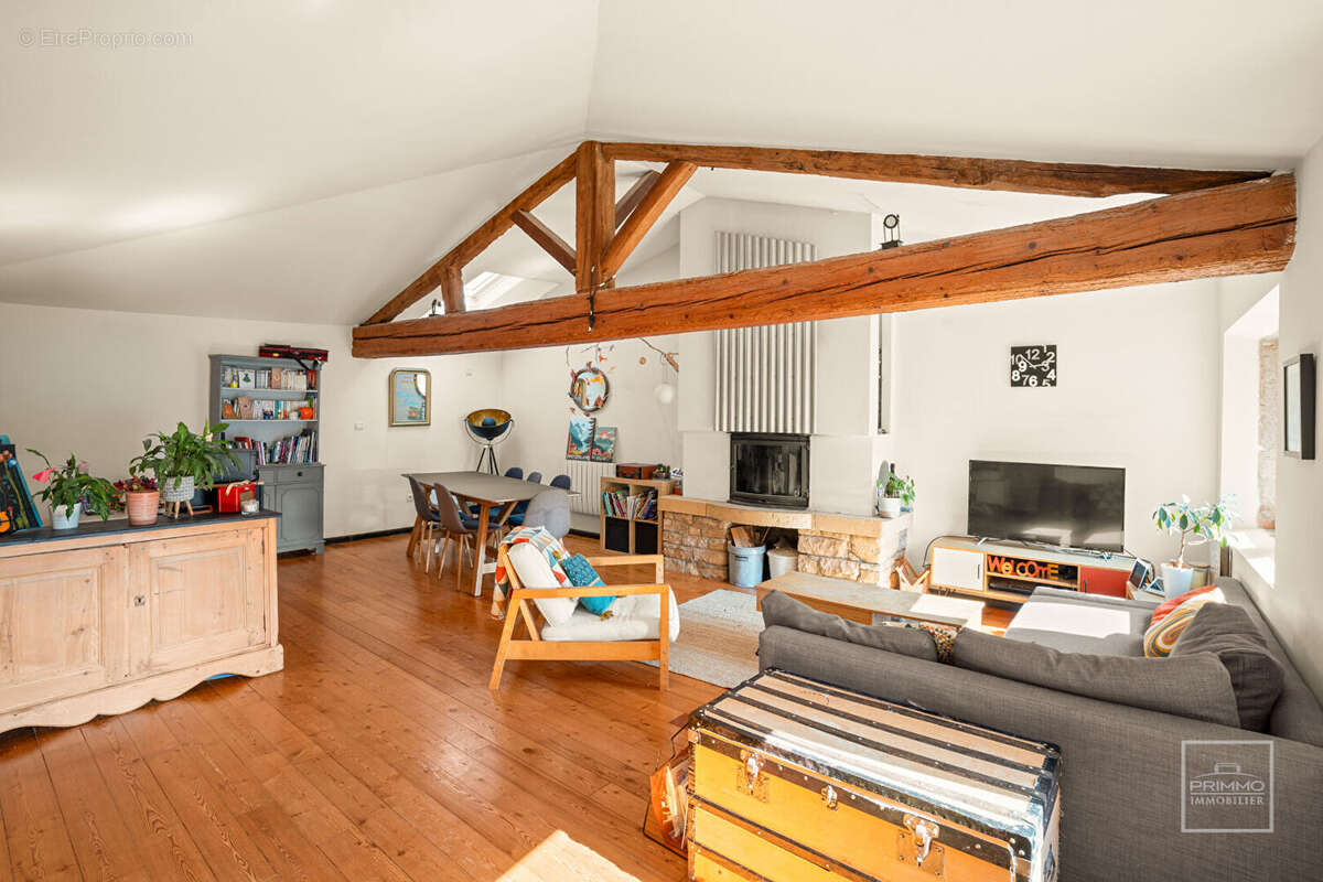 Appartement à POLEYMIEUX-AU-MONT-D'OR