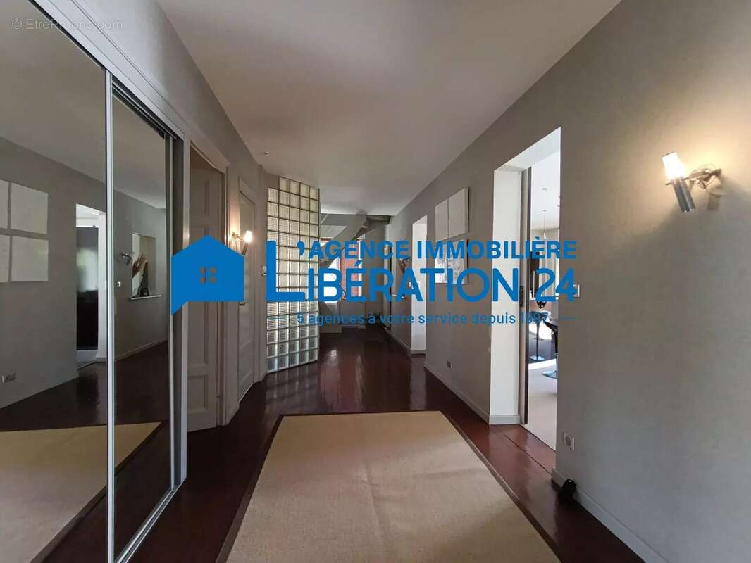 Superbe appartement lumineux de 207 m² à Saint-Étienne - photo 7