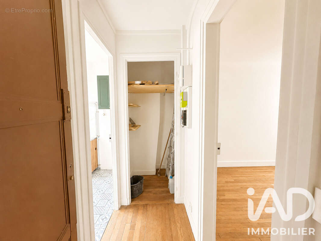 Photo 3 - Appartement à COURBEVOIE