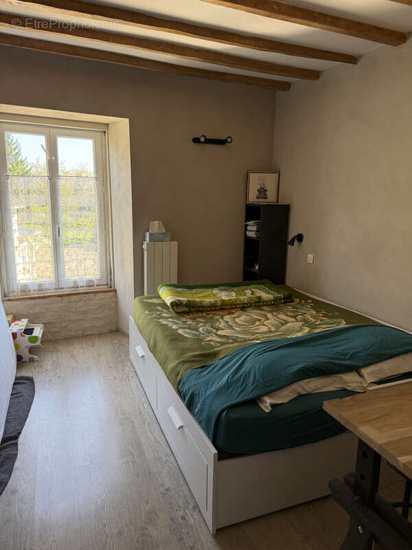 Maison à SAINT-COSME-EN-VAIRAIS