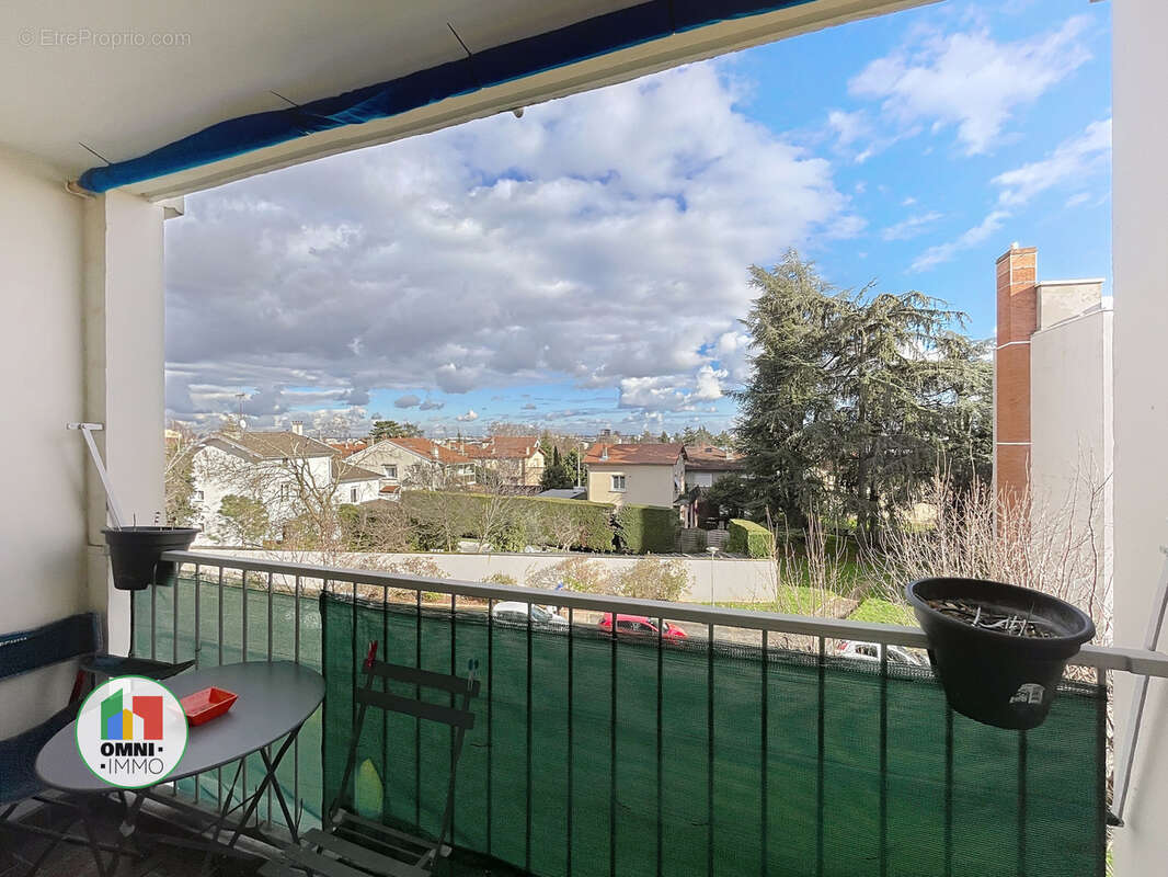 Appartement à PIERRE-BENITE