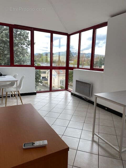 Commerce à CHAMPAGNE-AU-MONT-D'OR