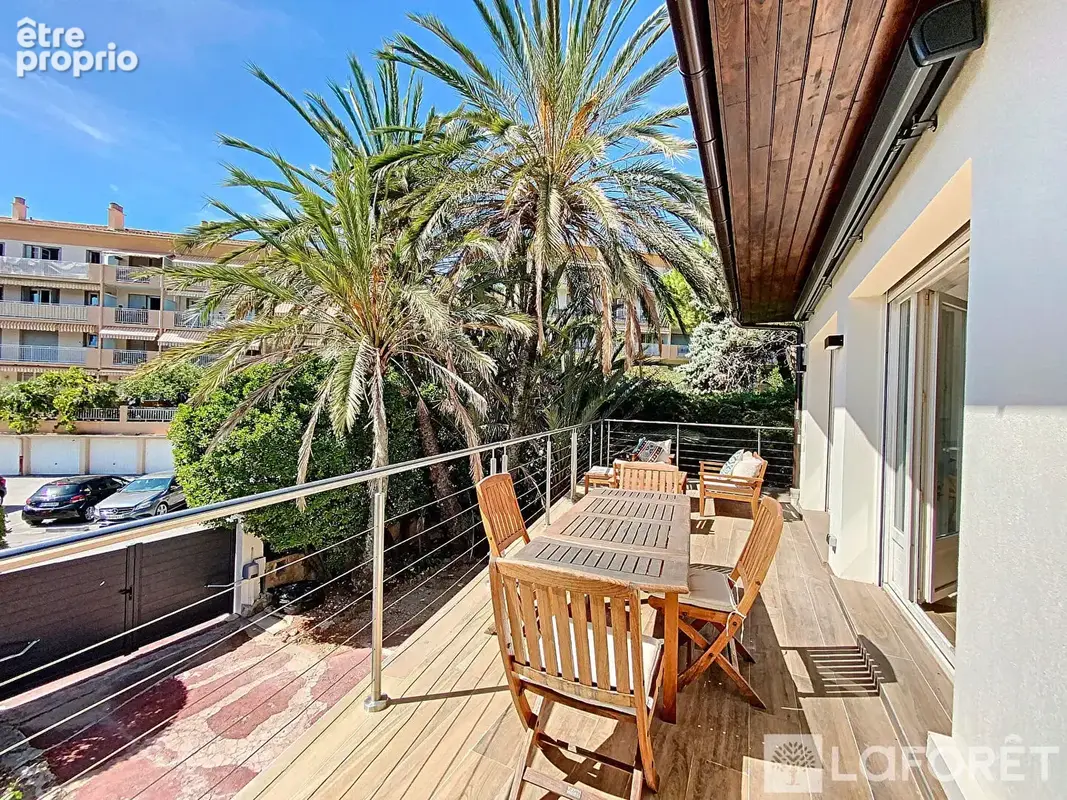 Villa  à côté de Monaco avec magnifique éxterieur,  double garage  et plusieurs places de parkings - photo 11