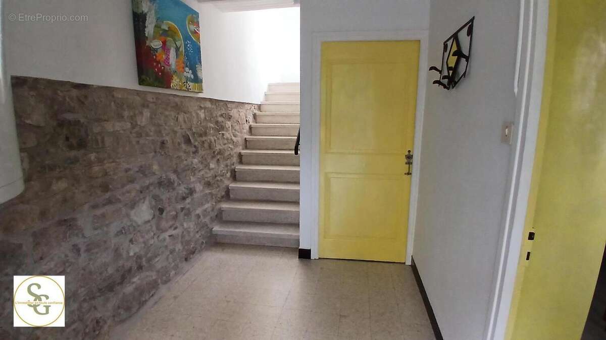   - Maison à LES CABANNES