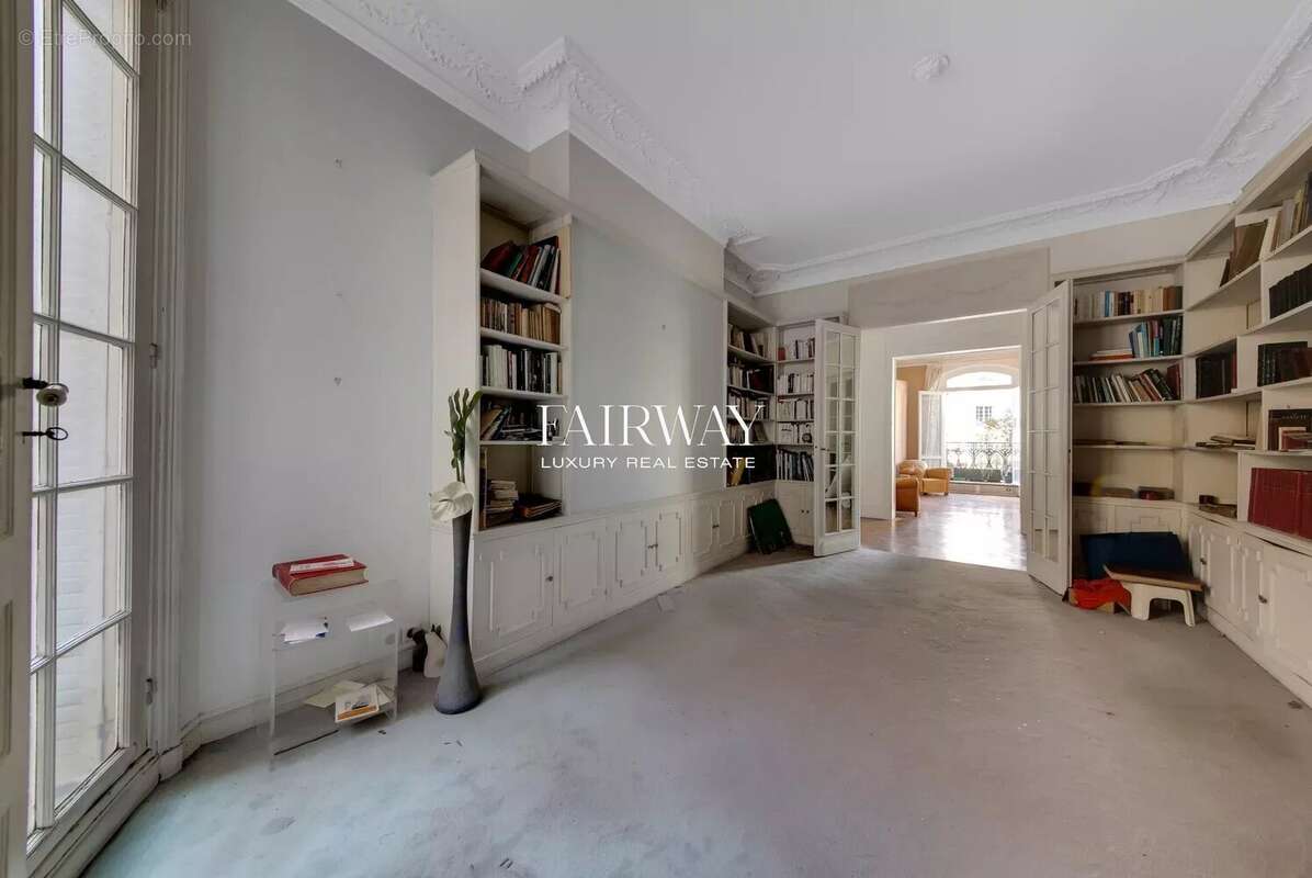 Appartement à PARIS-17E