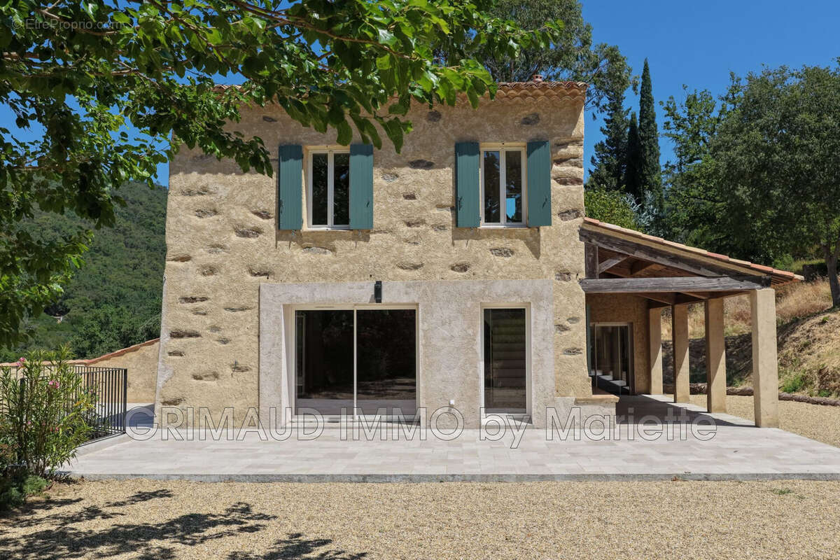 Maison à LA GARDE-FREINET