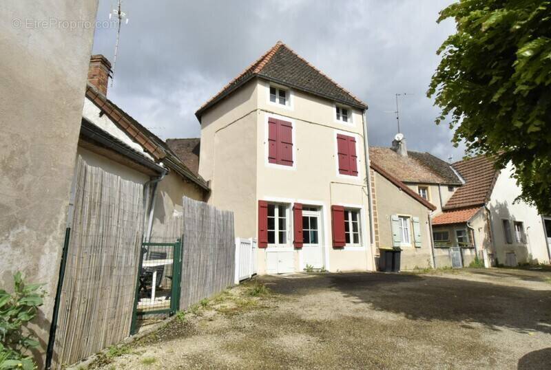 n°1 - Maison à GIVRY