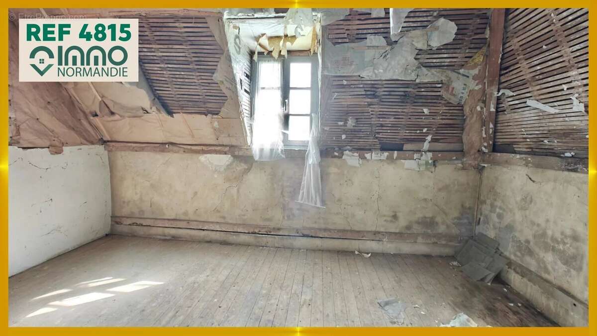 Maison à SAINT-CYR-DE-SALERNE