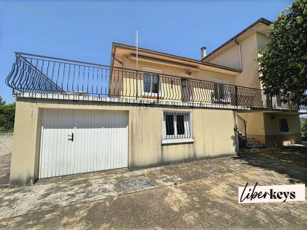 Maison familiale de 8 pièces – 186 m² – Terrain de 1 274 m² – Charly - photo 9