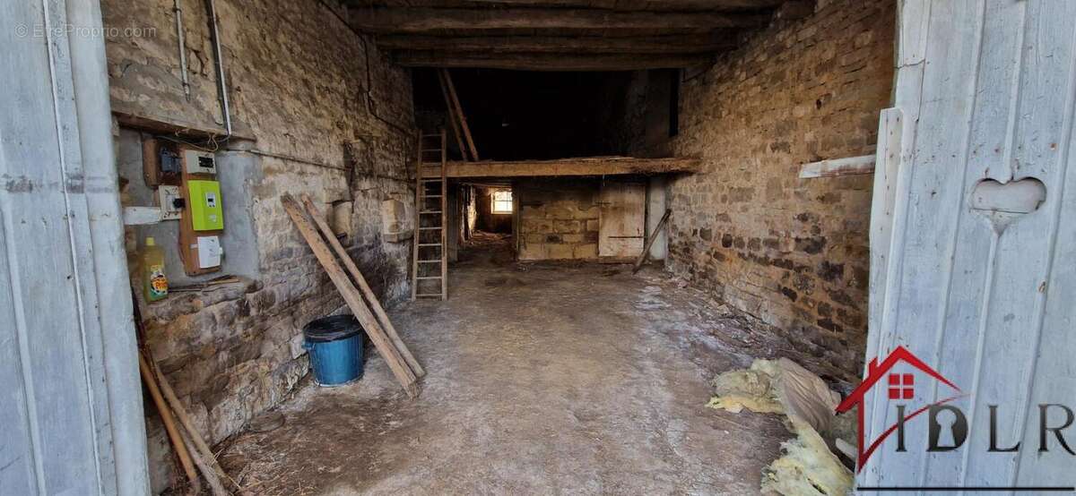 Maison à OUGE