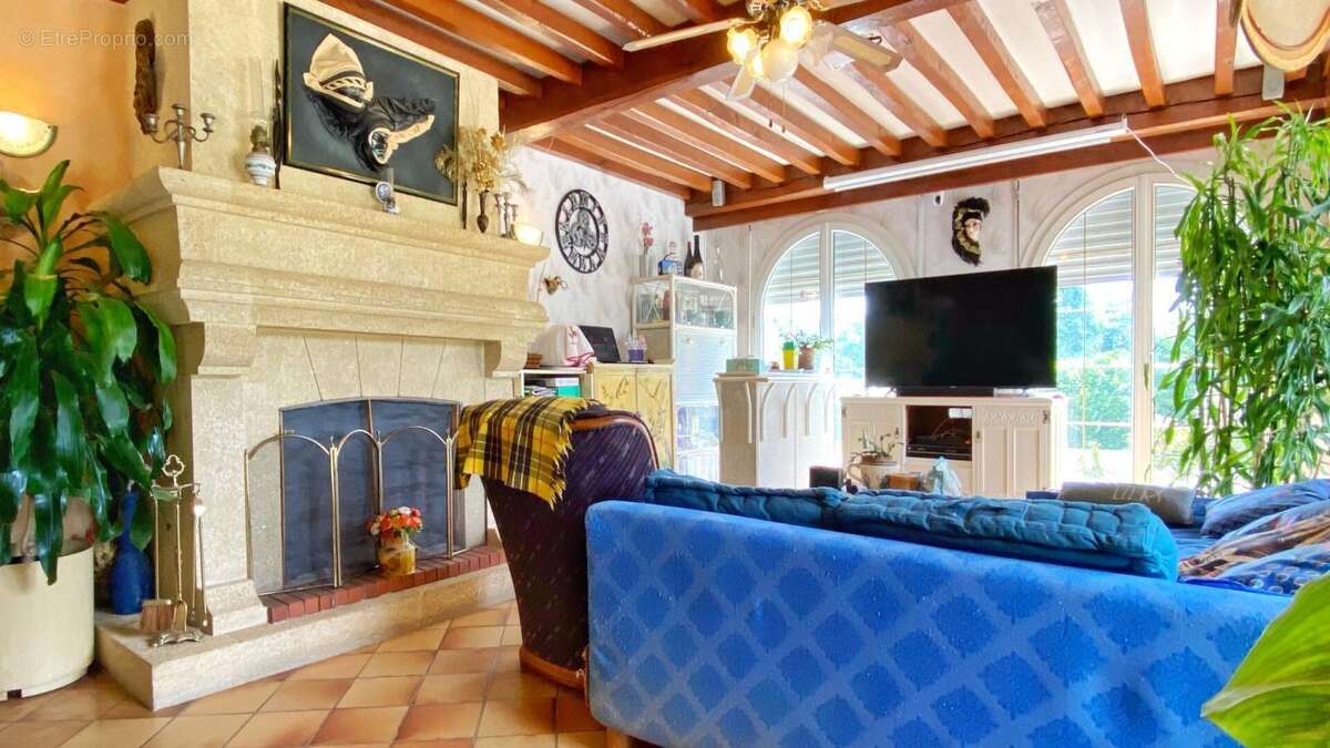Maison périgourdine 260 m² 6 ch  terrain 8 550 m²  Beaupouyet - photo 5