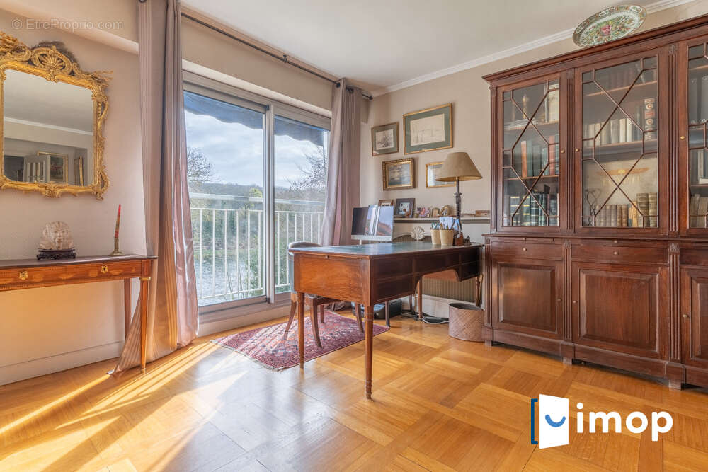 Appartement à VILLE-D'AVRAY