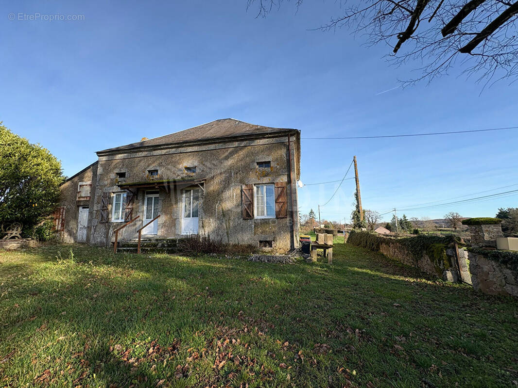 Maison à CHASTELLUX-SUR-CURE