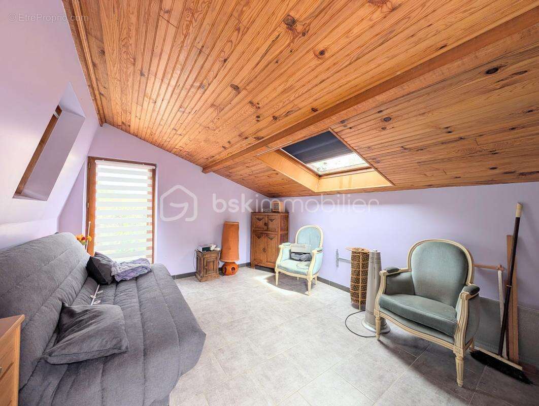 Demeure familiale de 171 m², dépendances et chapelle sur un parc de 5100 m² - photo 22
