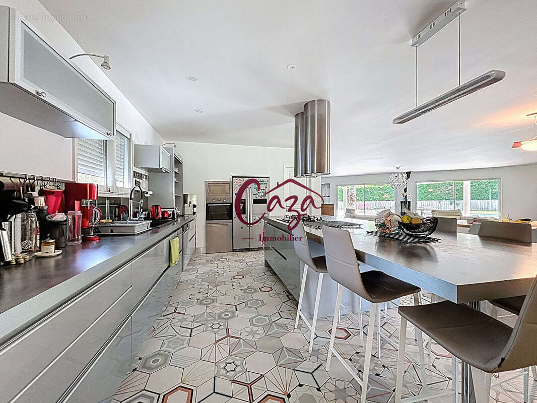 Maison à FARGUES-SAINT-HILAIRE