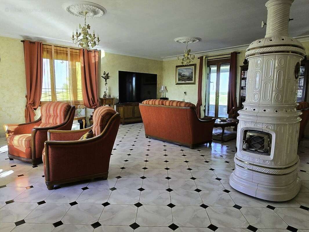 Maison à FONTAINE-CHALENDRAY