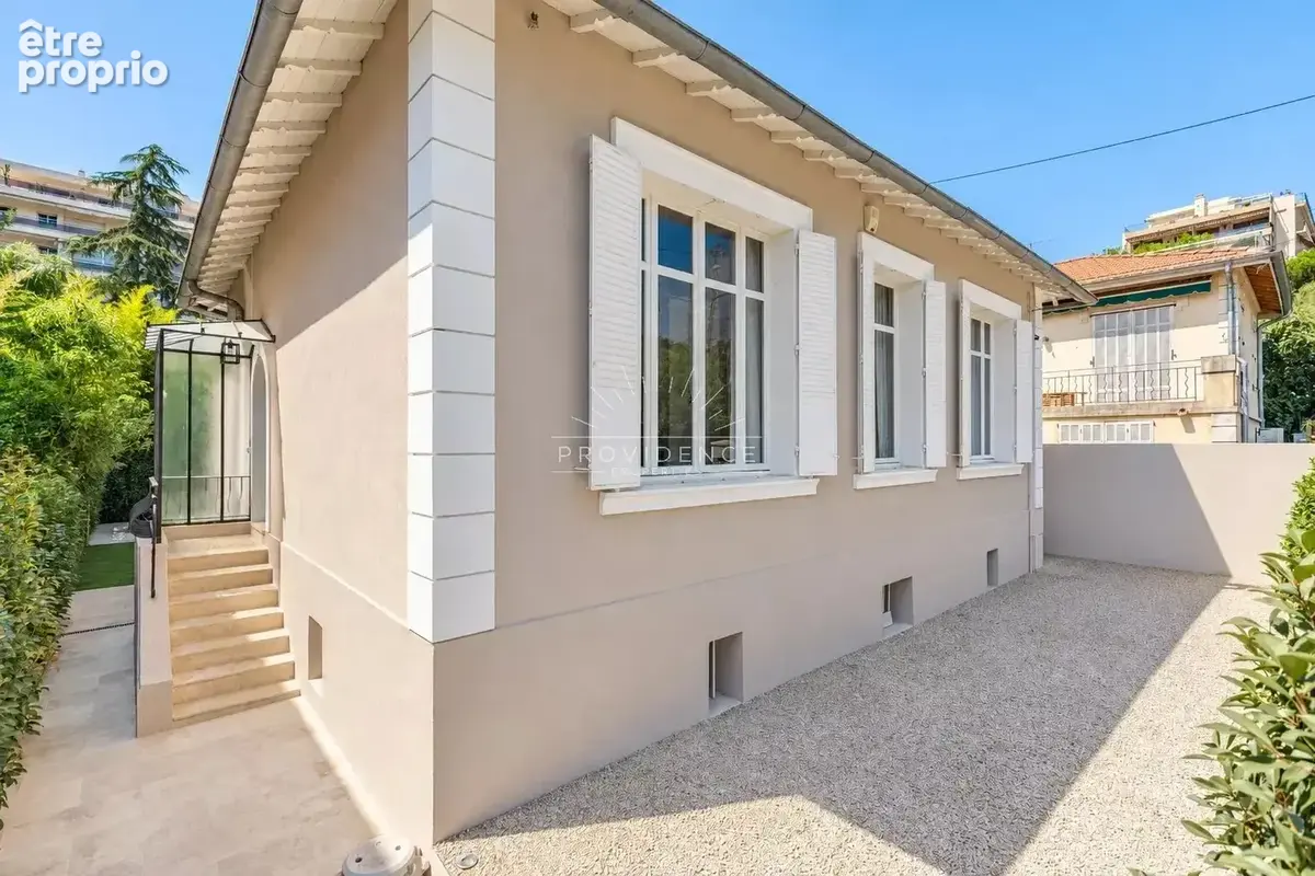 Cannes Basse Californie : Villa de caractère avec jardin, proche Croisette - photo 15