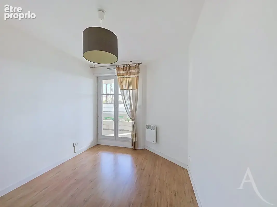 Mantes la Joie - Appartement T4 de 86.01 m² - 3 chambres - parking - proche gare - photo 12