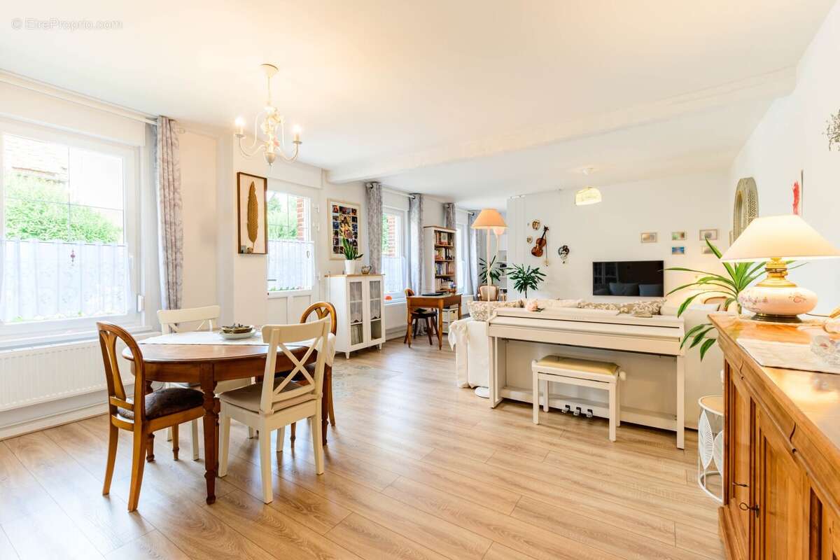 Maison à MONCHECOURT