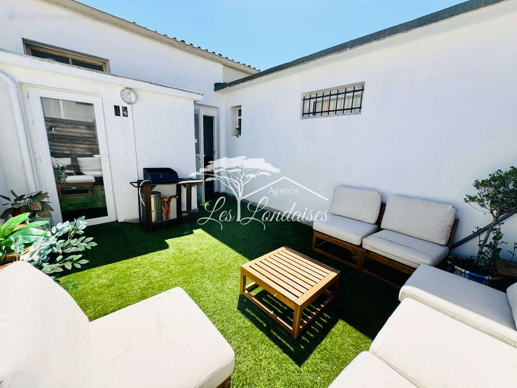 Appartement à LA LONDE-LES-MAURES