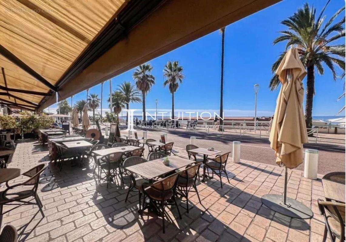 Cannes - Face aux plages et à la mer : fonds de commerce restaurant - bar - photo 2