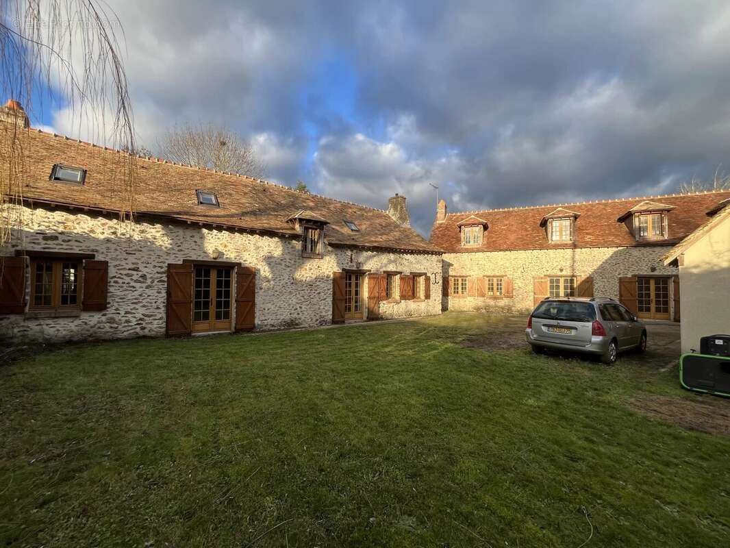 Maison à POIGNY-LA-FORET