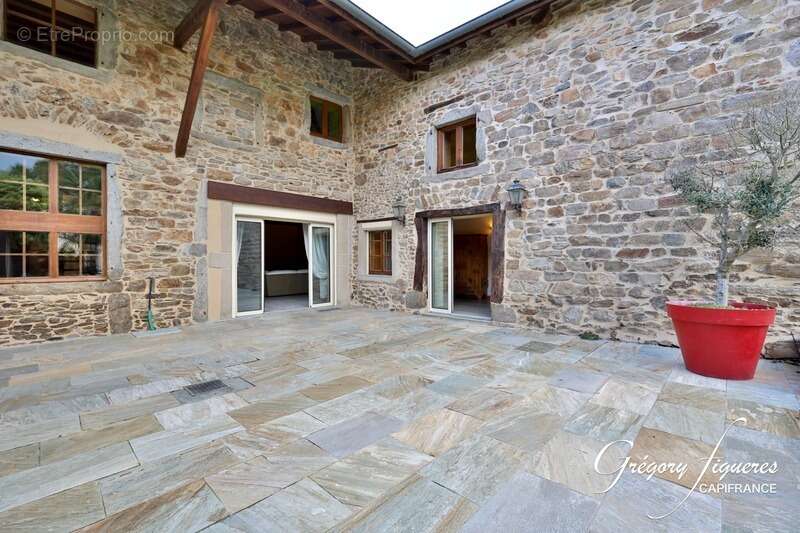 Maison à MORNANT