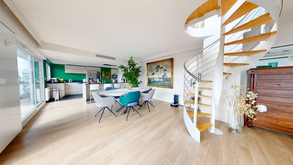 Appartement à SARTROUVILLE
