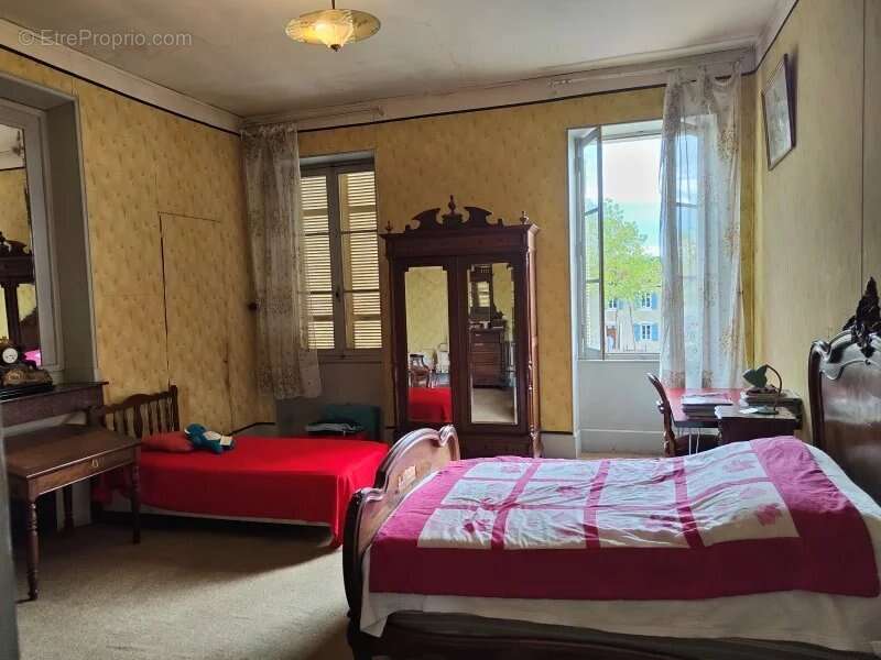 Appartement à SEISSAN