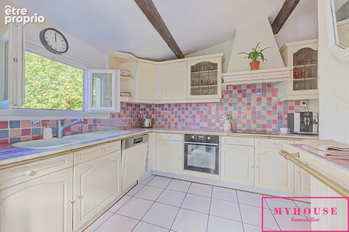 Maison 4 pièces 76m2 sur une parcelle de 340m2 à 10 min Métro 4 'Lucie Aubrac' - photo 3