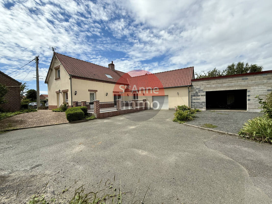 Maison à ROSIERES-EN-SANTERRE