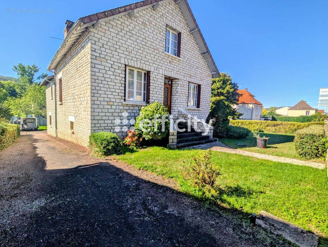 Maison à LE LARDIN-SAINT-LAZARE