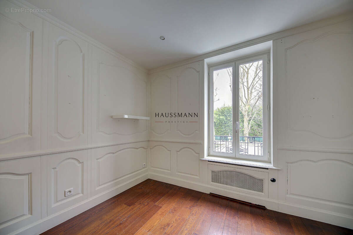 Appartement à NEUILLY-SUR-SEINE