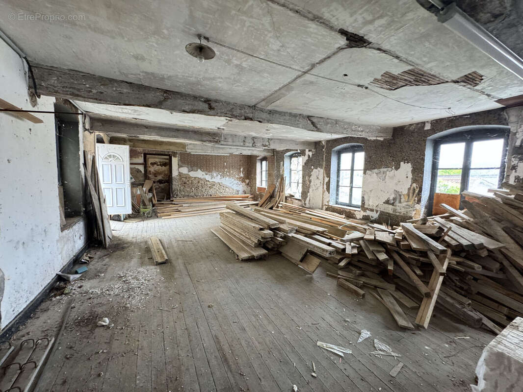 Photo 4 - Commerce à AMPLEPUIS